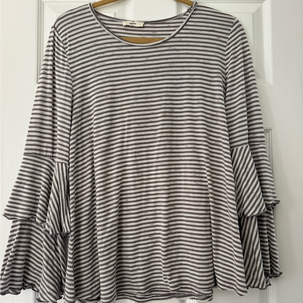 Women's Gray & White Striped Ruffle Sleeve Top